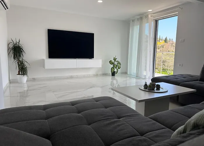 アパート Apartma 78 コペル